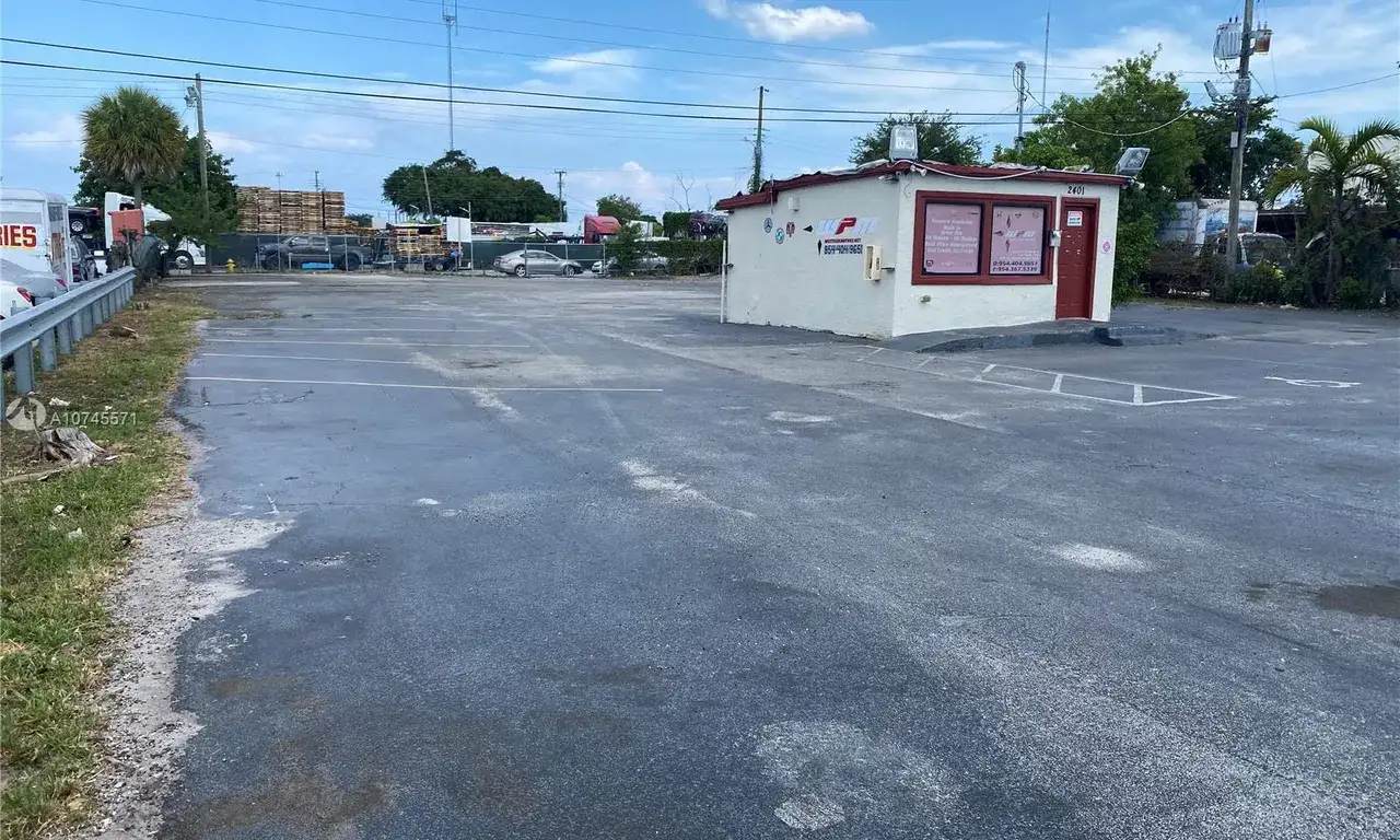 2401 S State Road 7, West Park FL 33023 photo 2