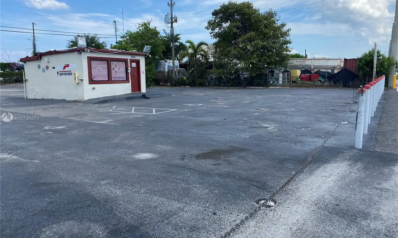 2401 S State Road 7, West Park FL 33023 photo 3