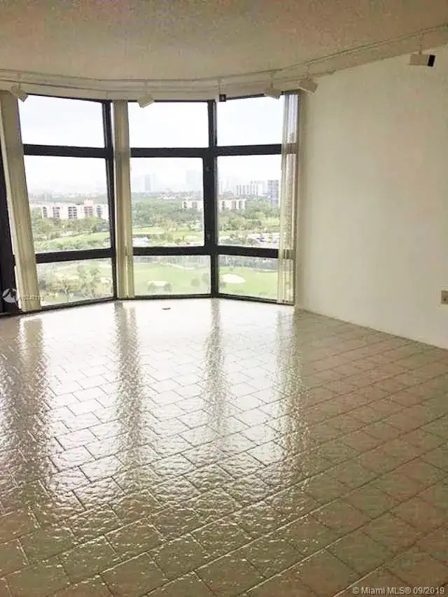 20100 W Country Club Dr # 1704, Aventura FL 33180 photo 3