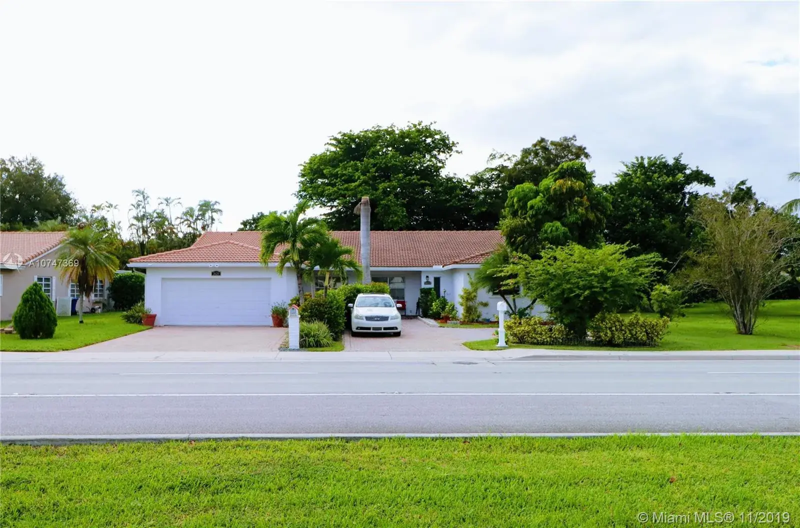 3820 Coral Springs Dr, Coral Springs FL 33065