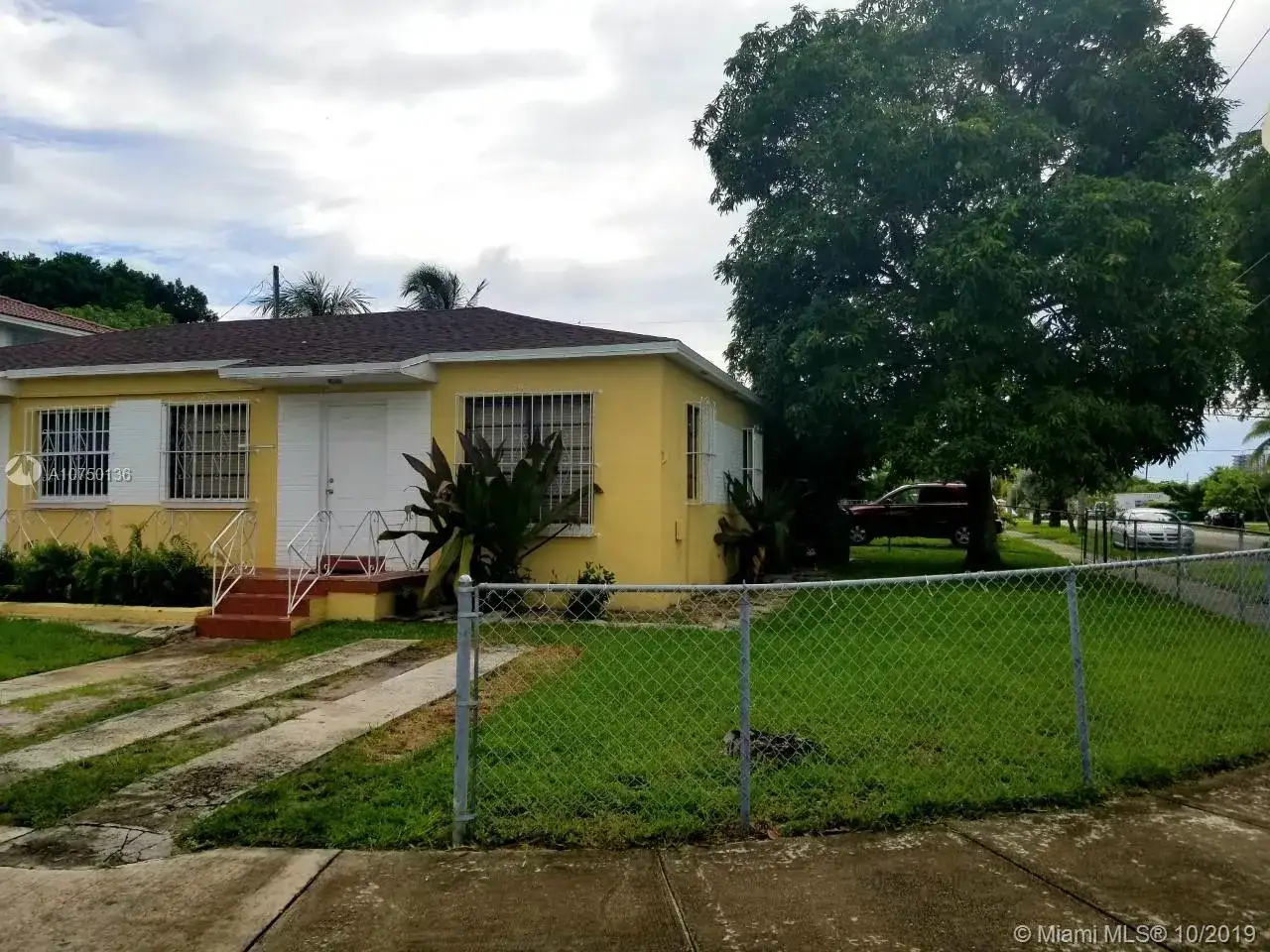 2655 SW 34th Ct, Miami FL 33133 photo 2