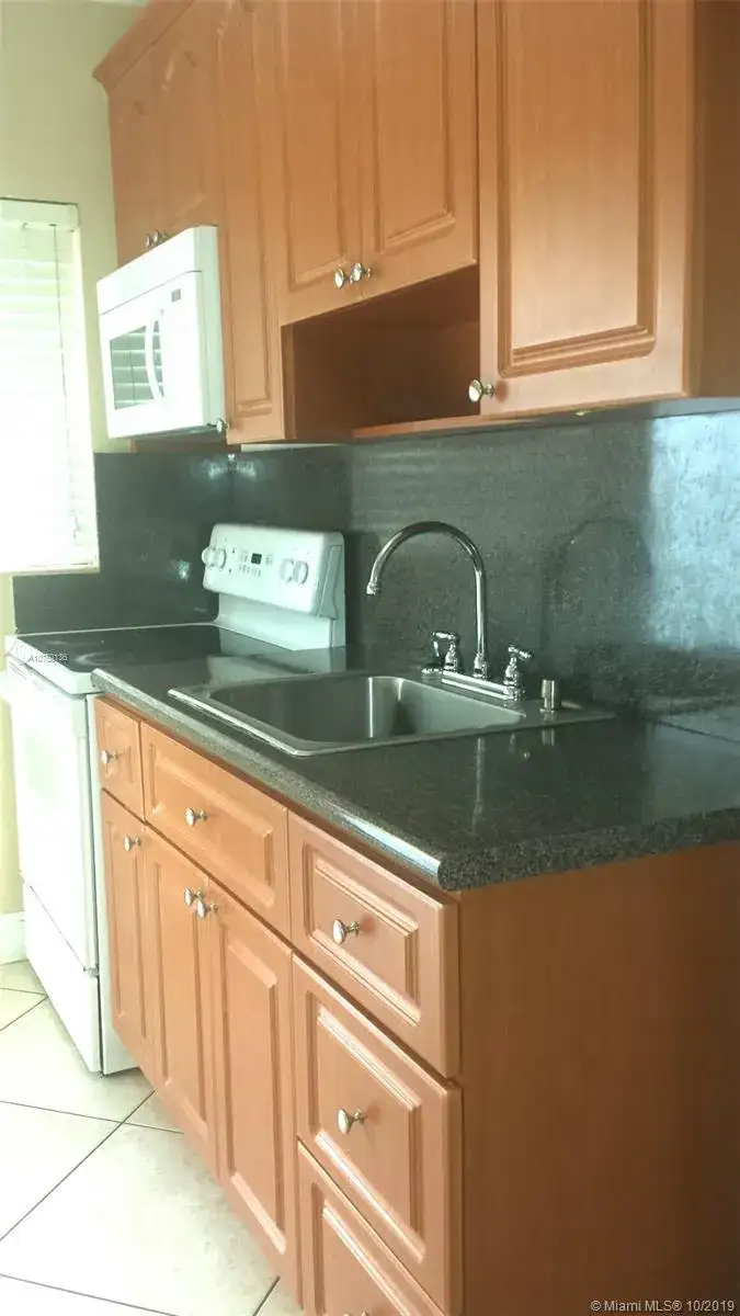 2655 SW 34th Ct, Miami FL 33133 photo 5