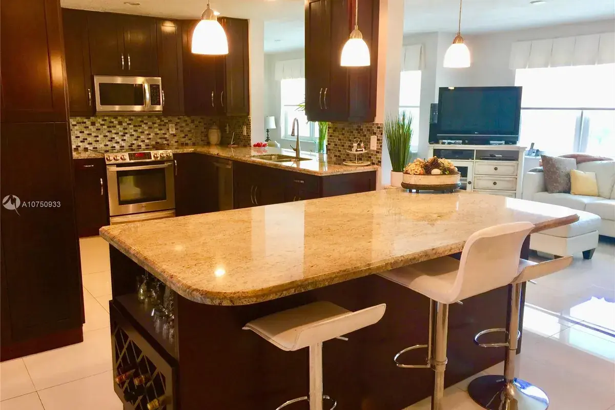 215 SE 3rd Ave # 501C, Hallandale Beach FL 33009