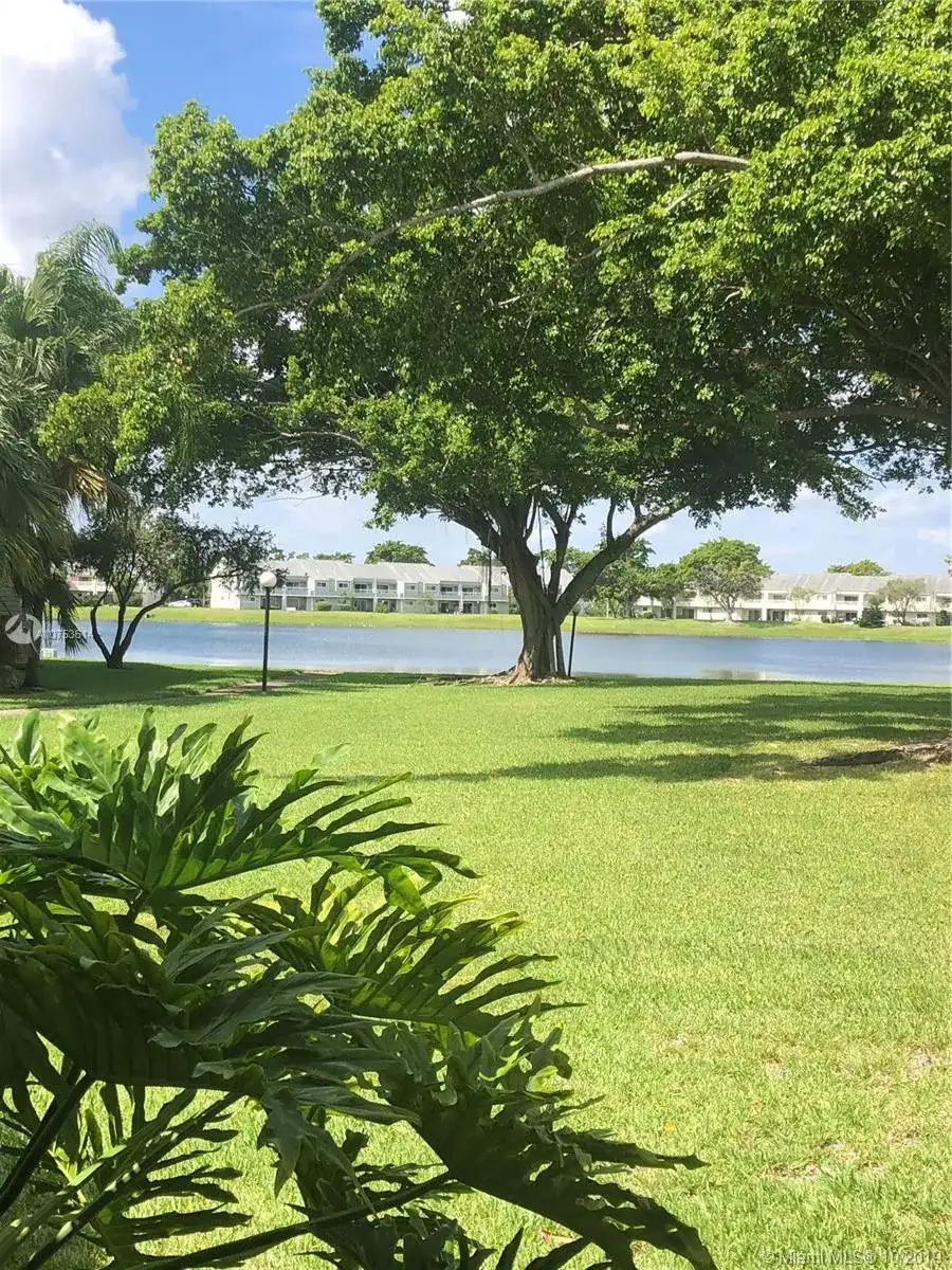 3461 NW 44th St # 102, Oakland Park FL 33309 photo 2