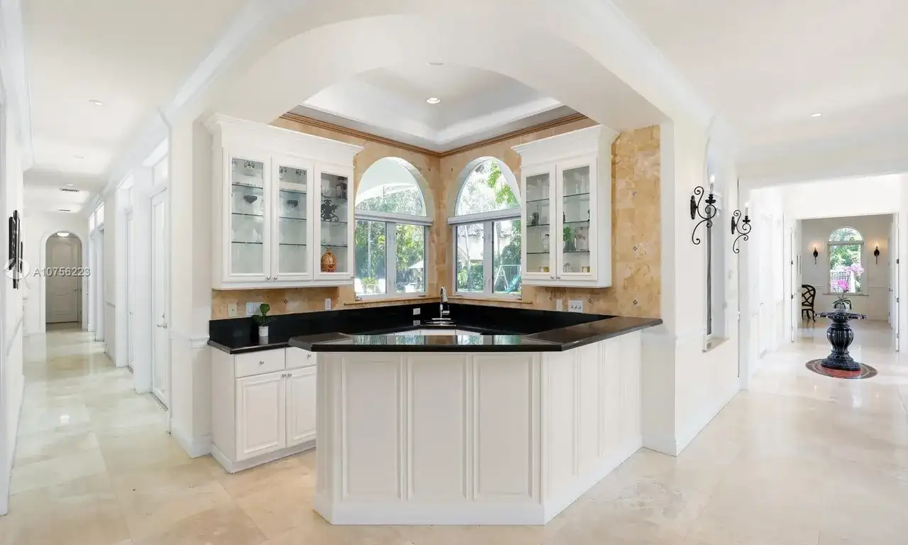 6465 SW 104th St, Pinecrest FL 33156 photo 3