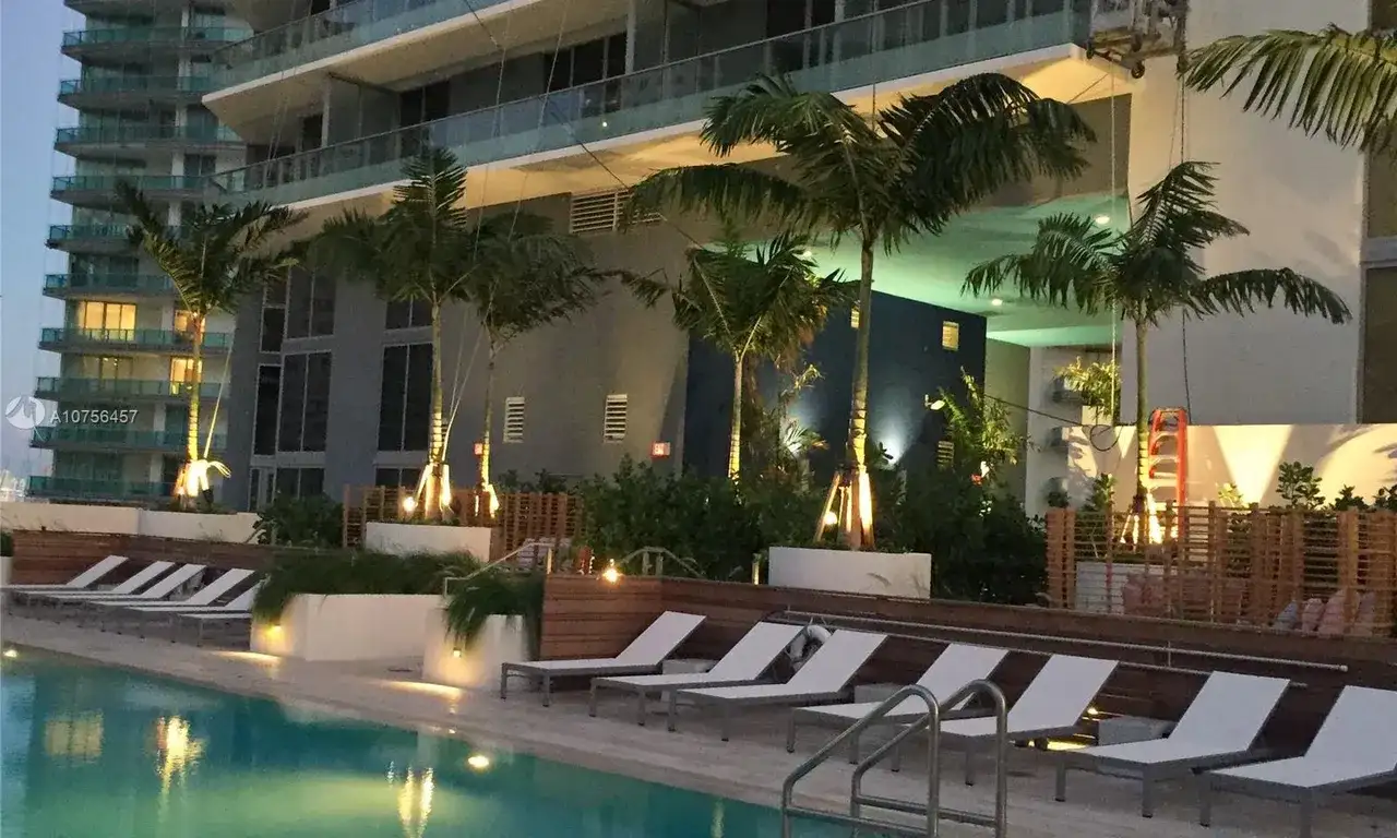 1300 Brickell Bay Dr # 2707, Miami FL 33131 photo 3