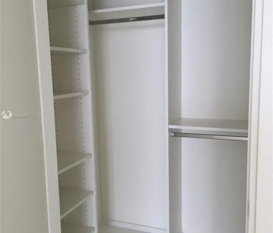 1300 Brickell Bay Dr # 2707, Miami FL 33131 photo 5