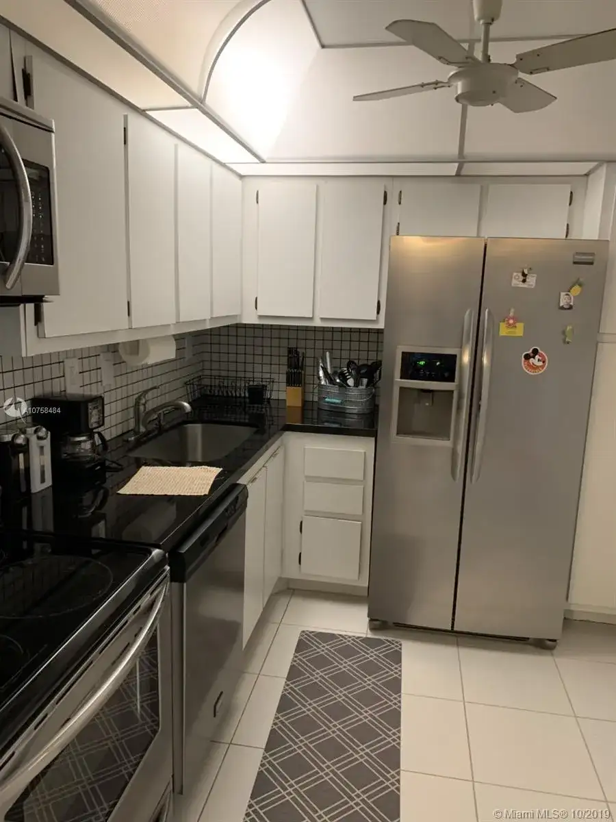 3701 N Country Club Dr # 1104, Aventura FL 33180 photo 4