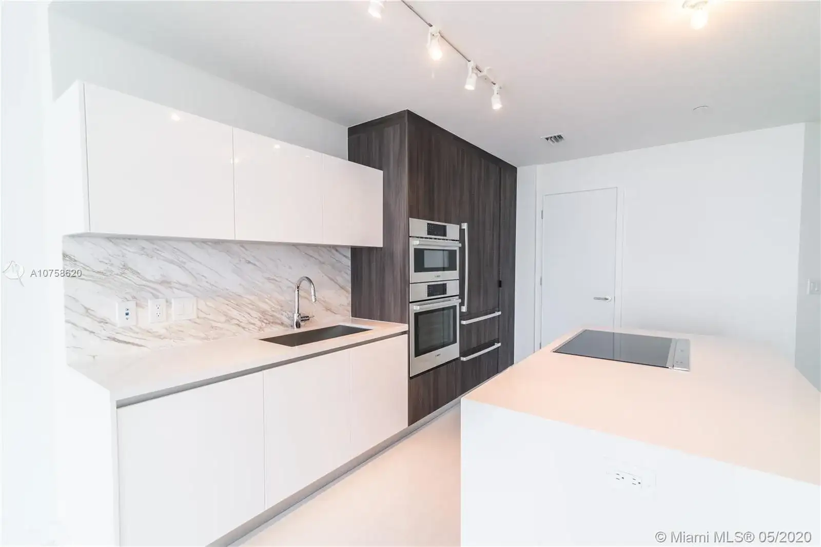 851 NE 1st Ave # 3800, Miami FL 33132 photo 2