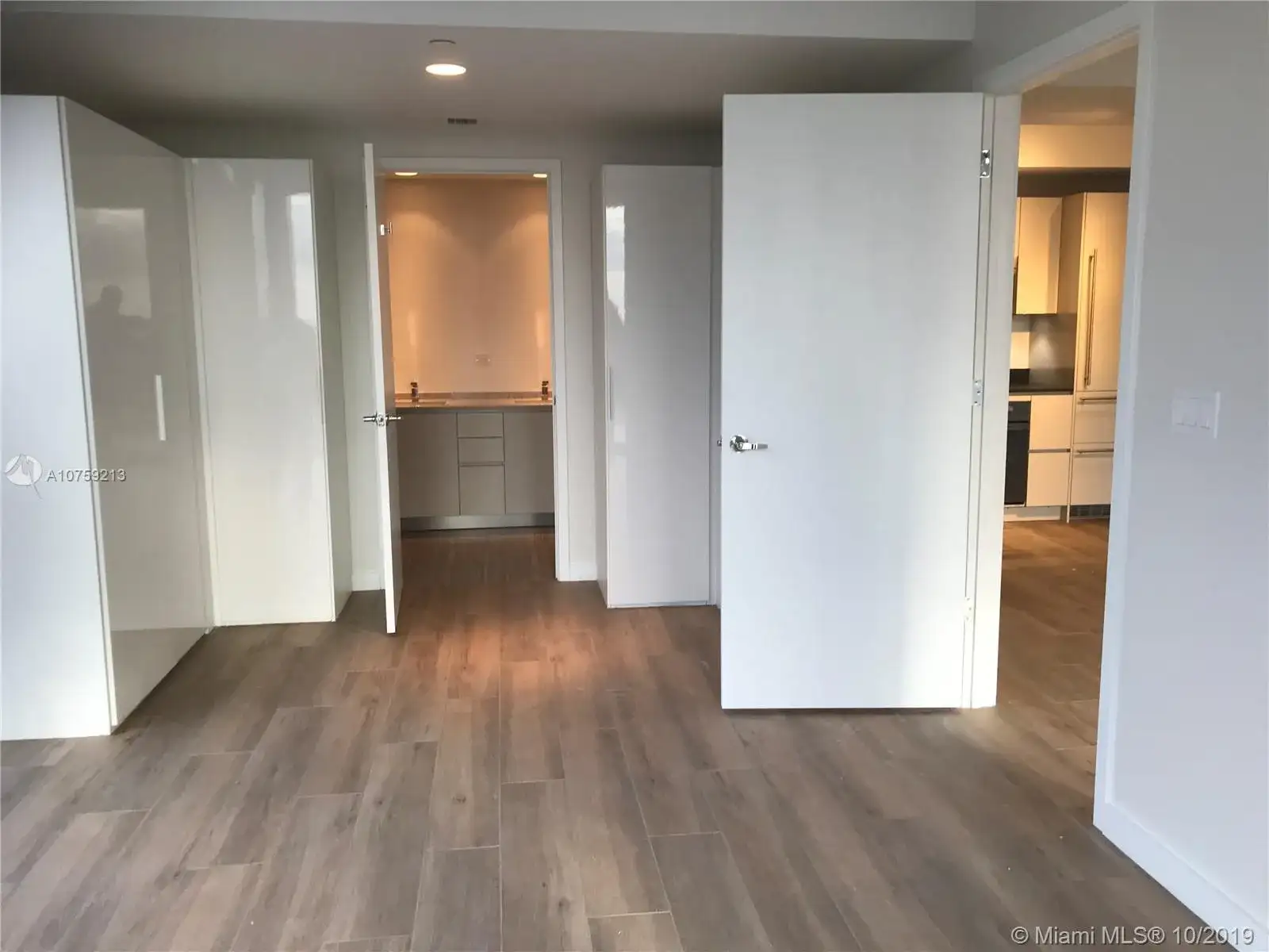 1010 Brickell Ave # 4311, Miami FL 33131 photo 5