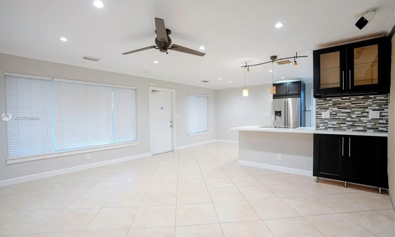 1700 NE 56th St # 1, Fort Lauderdale FL 33334