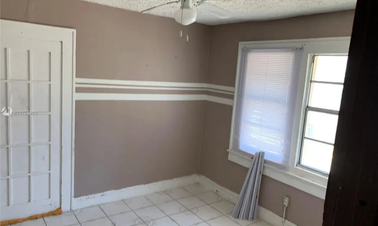 38 NW 53rd St, Miami FL 33127