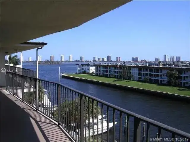 104 Paradise Harbour Blvd # 507, North Palm Beach FL 33408