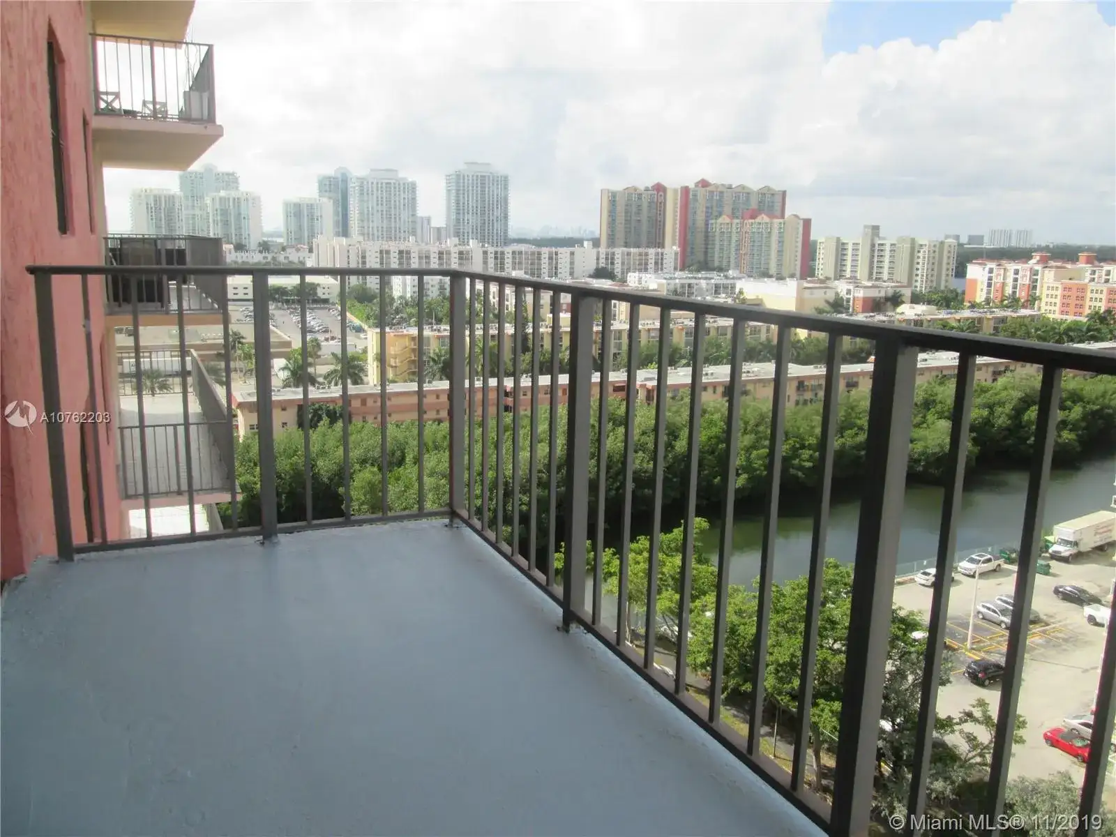 210 174th St # 1510, Sunny Isles Beach FL 33160 photo 4