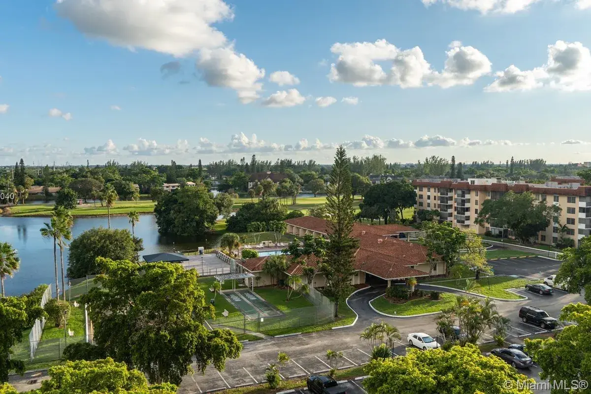 4164 Inverrary Dr # 802, Lauderhill FL 33319