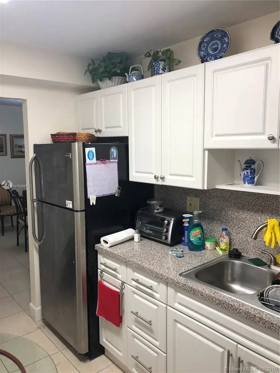 9280 Fontainebleau Blvd # 302, Miami FL 33172