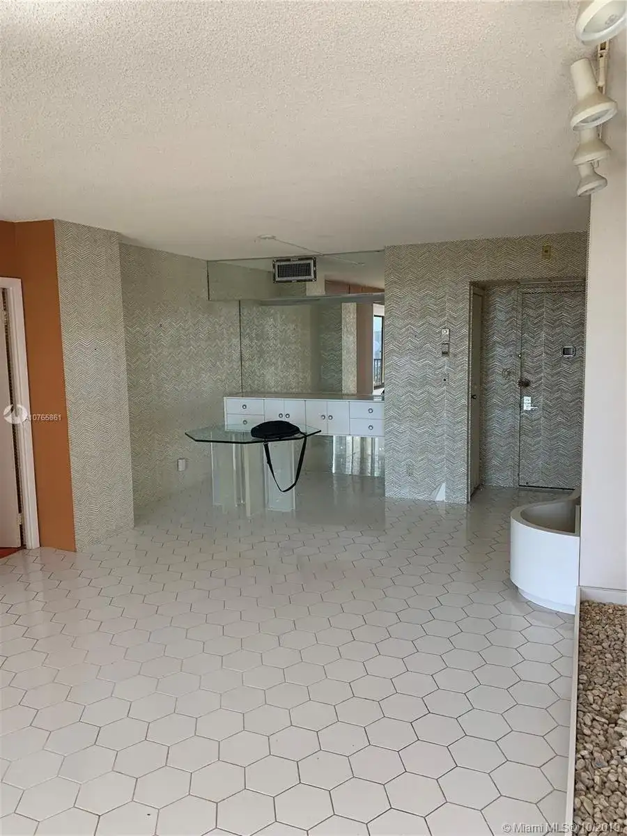 20301 W Country Club Dr # 2326, Aventura FL 33180 photo 4