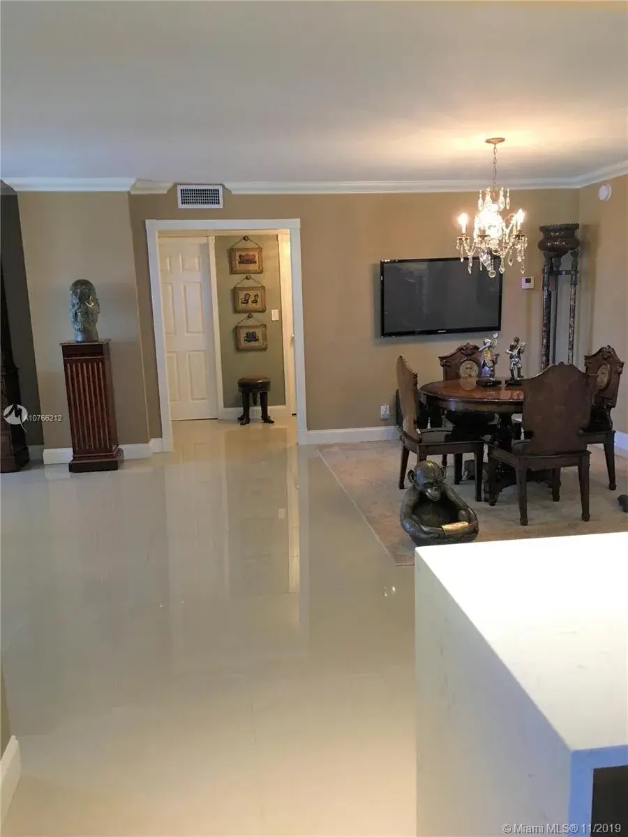 1865 S Ocean Dr # 17F, Hallandale Beach FL 33009