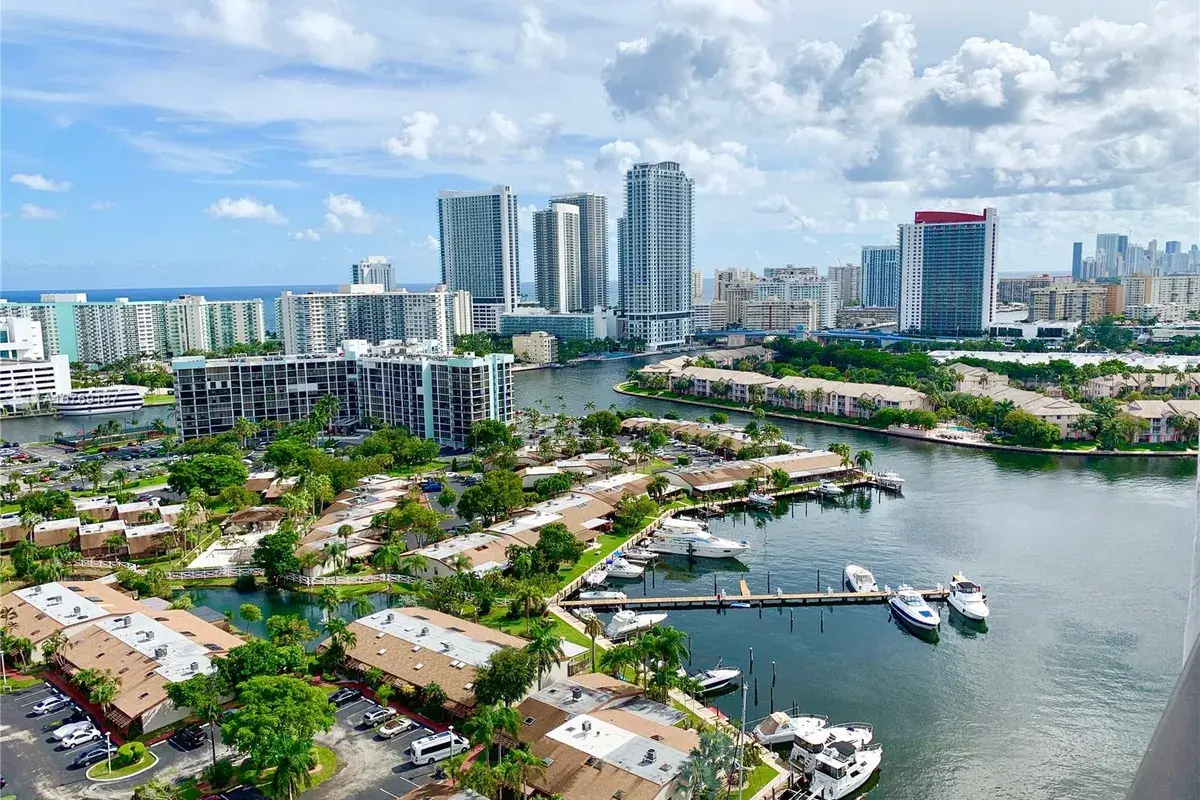 2500 Parkview Dr # 2303, Hallandale Beach FL 33009
