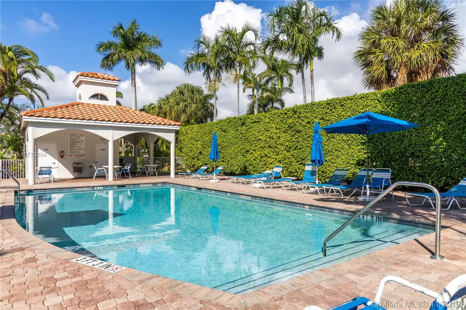 1546 E Lake Ct, Hollywood FL 33020 photo 3