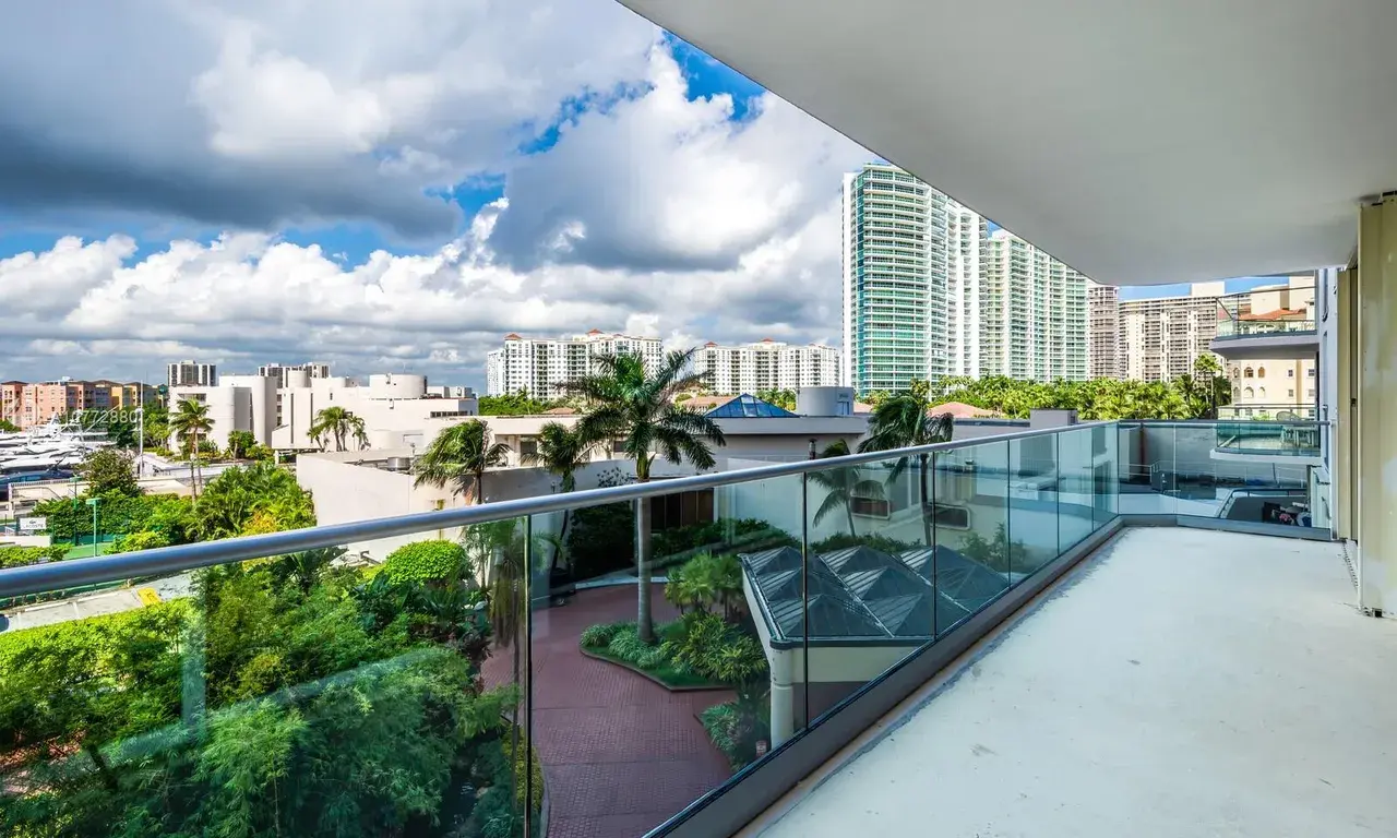 19707 Turnberry Way # 5C, Aventura FL 33180