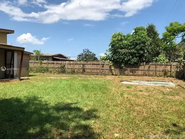 6422 SW 24th St, Miami FL 33155 photo 2