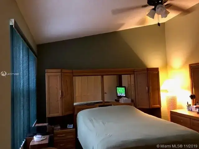 16818 SW 1st Mnr, Pembroke Pines FL 33027 photo 5