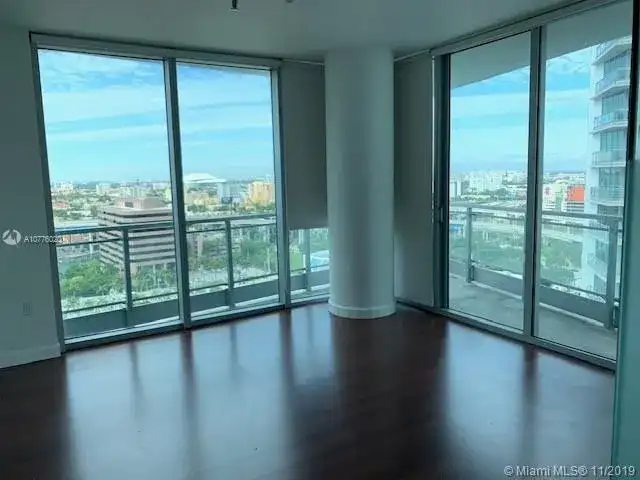 92 SW 3rd St # 2010, Miami FL 33130 photo 3