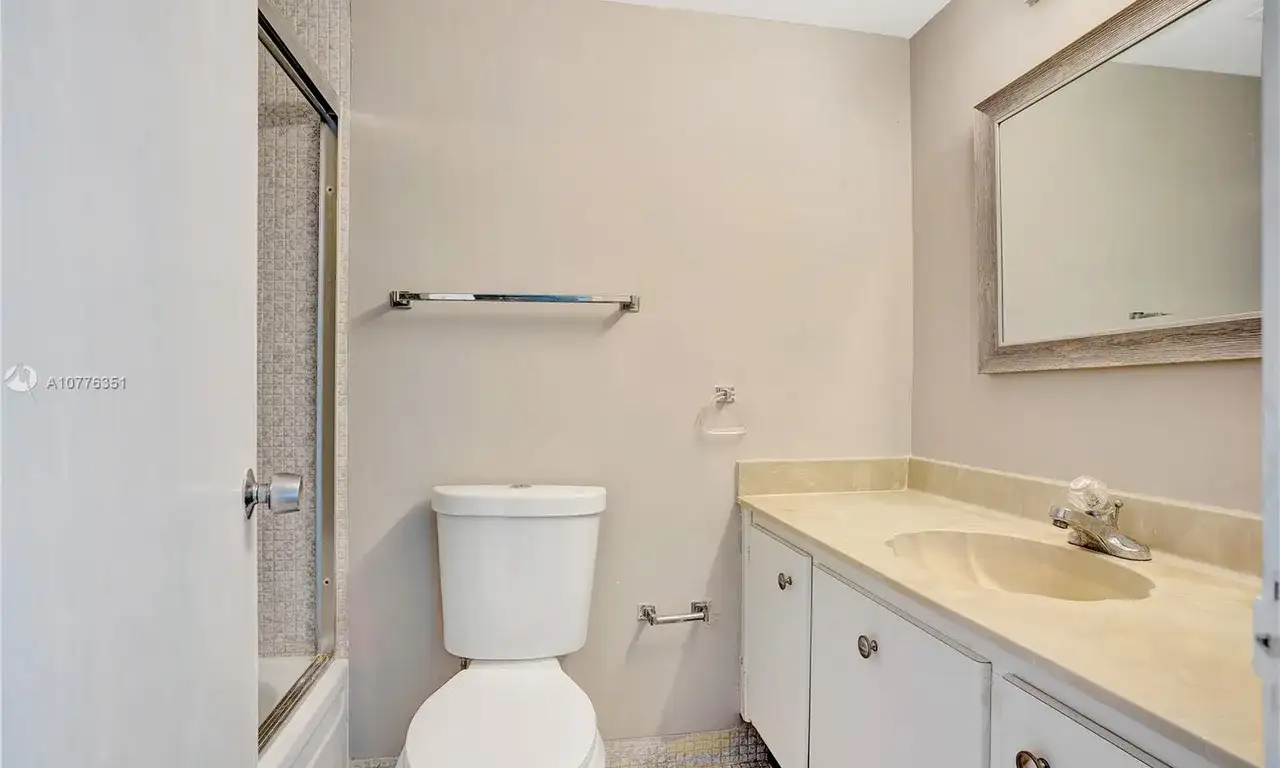 1865 79th St Cswy # 3L, North Bay Village FL 33141 photo 4