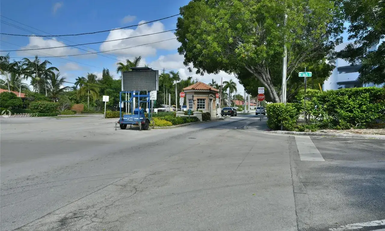 3849 NE 169th St # 308, North Miami Beach FL 33160