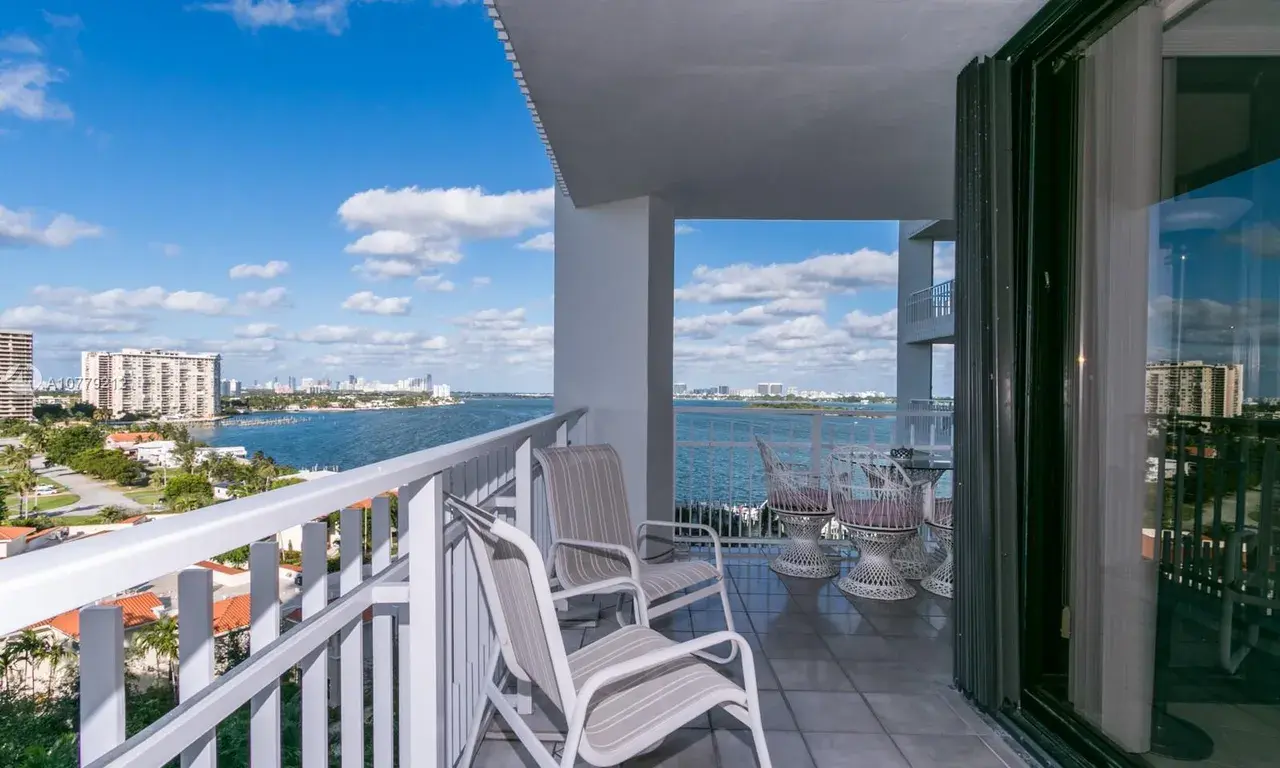 4000 Towerside Ter # 1105, Miami FL 33138