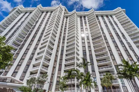 4000 Towerside Ter # 1105, Miami FL 33138