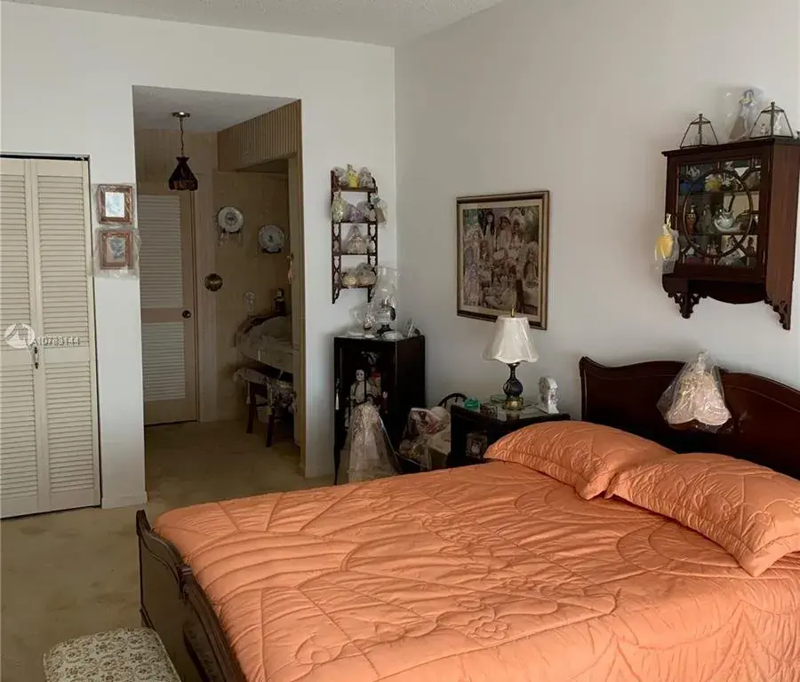 2500 Parkview Dr # 2517, Hallandale Beach FL 33009