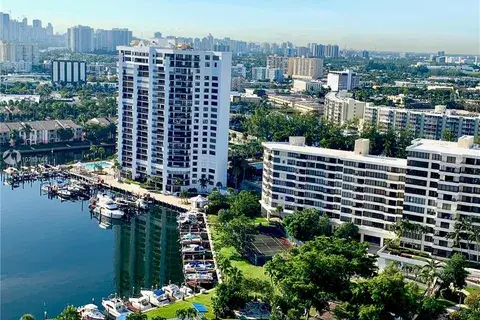 2500 Parkview Dr # 2517, Hallandale Beach FL 33009