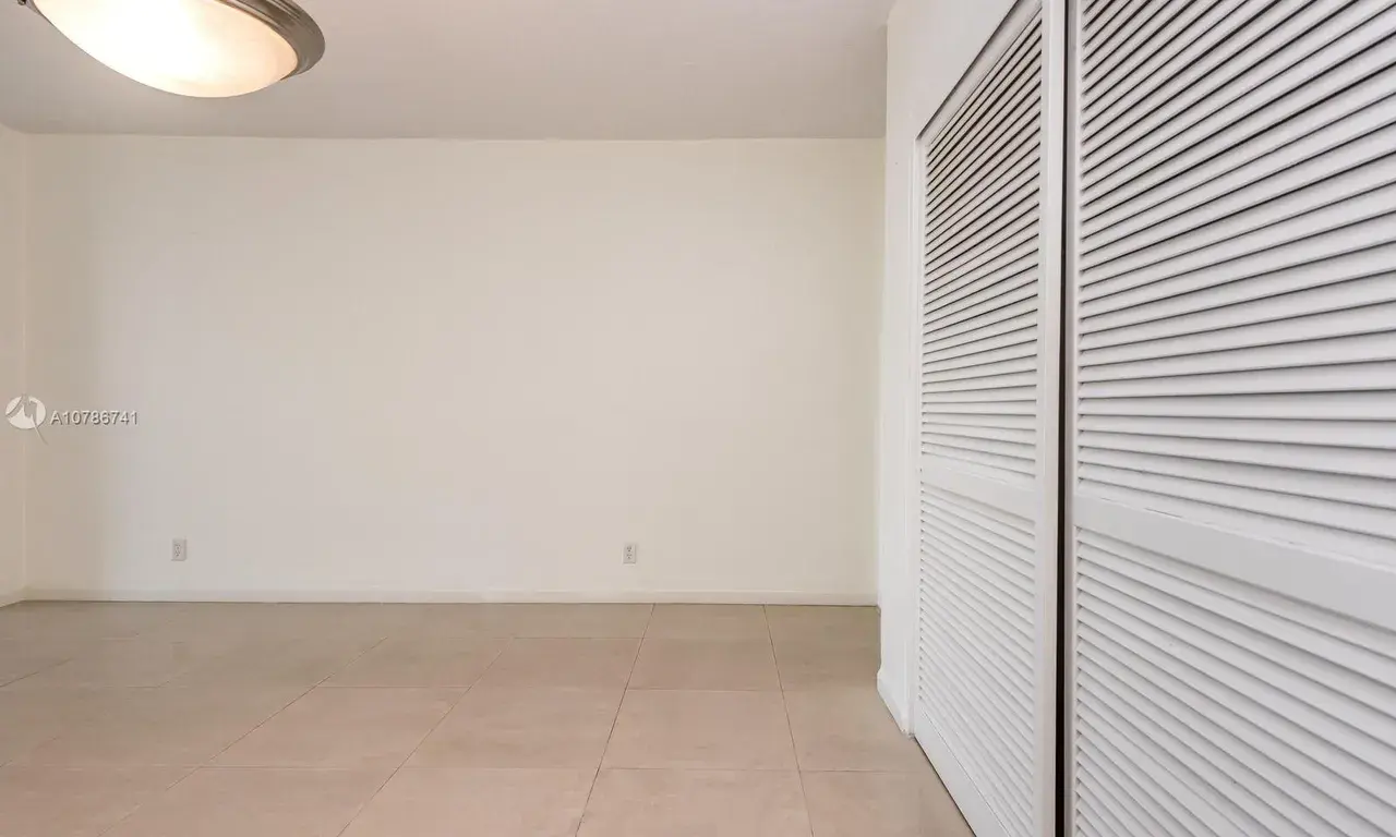 3000 S Ocean Dr # 120, Hollywood FL 33019