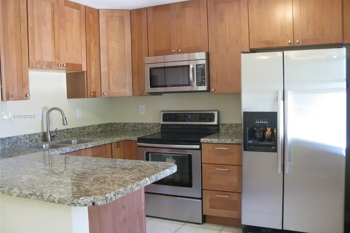 300 SW 20th St # 4, Fort Lauderdale FL 33315