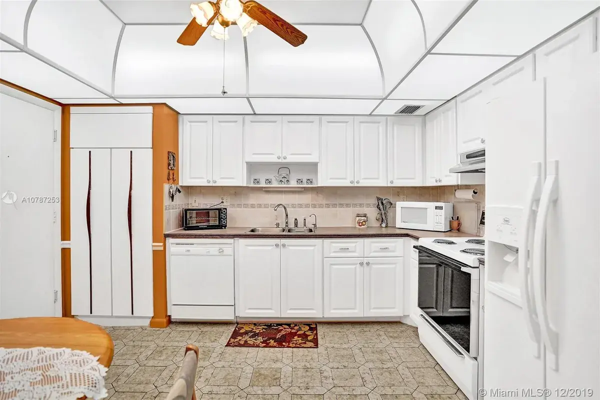1601 S Ocean Dr # 105, Hollywood FL 33019