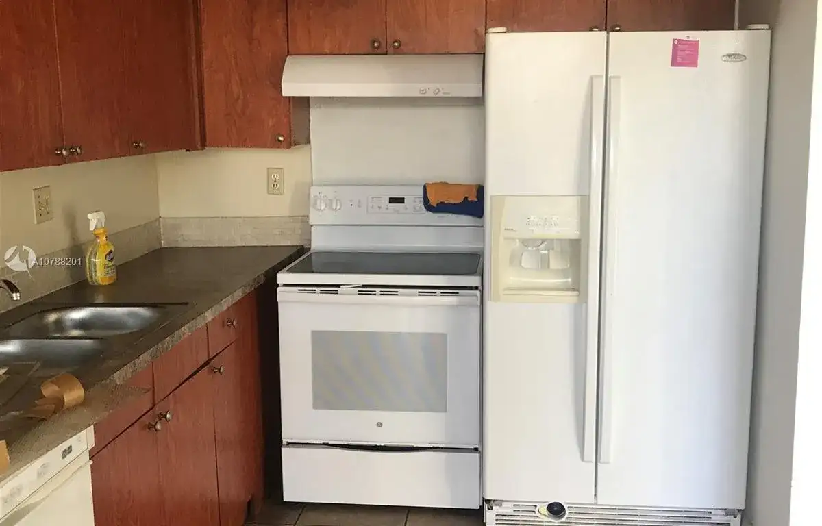 17890 W Dixie Hwy 202 Hwy # 202, North Miami Beach FL 33160 photo 4