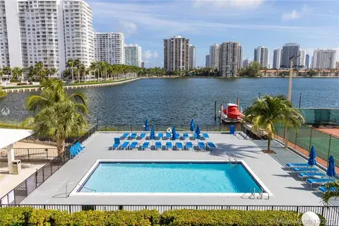 2750 NE 183rd St # 201, Aventura FL 33160