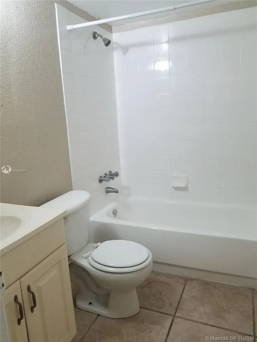 4160 NW 21st St # 123D, Lauderhill FL 33313