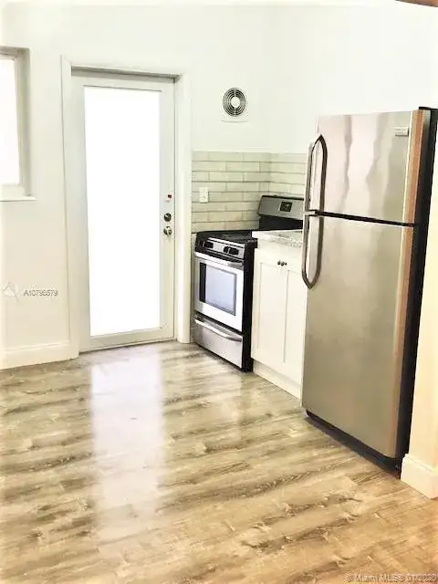 105 S Shore Dr # 2, Miami Beach FL 33141 photo 4