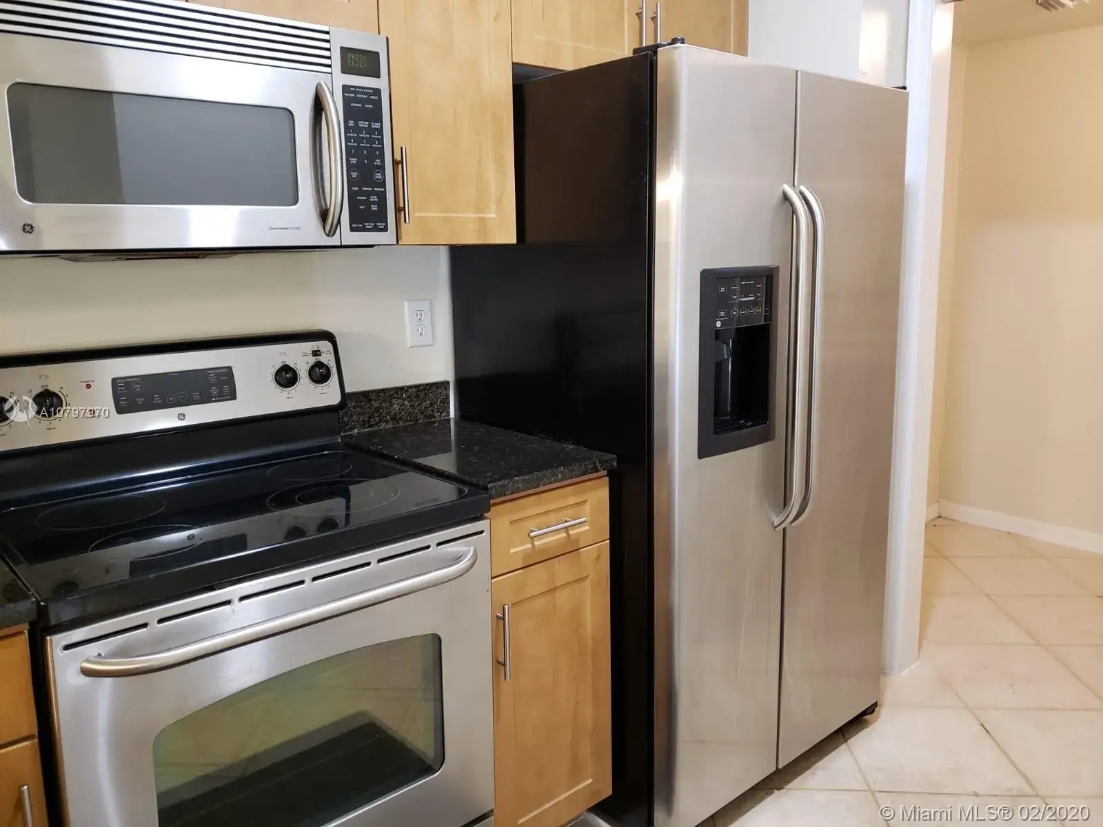6573 Emerald Dunes Dr # 203, West Palm Beach FL 33411
