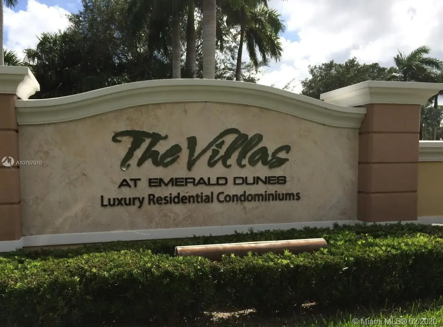 6573 Emerald Dunes Dr # 203, West Palm Beach FL 33411