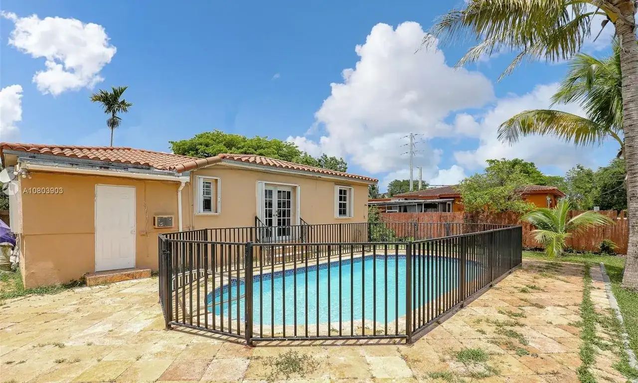 1180 NE 161st Ter, North Miami Beach FL 33162 photo 2