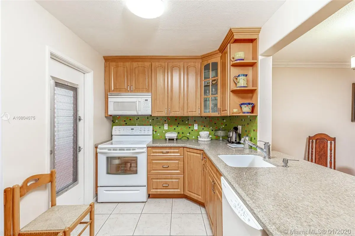 1445 Atlantic Shores Blvd # 306, Hallandale Beach FL 33009