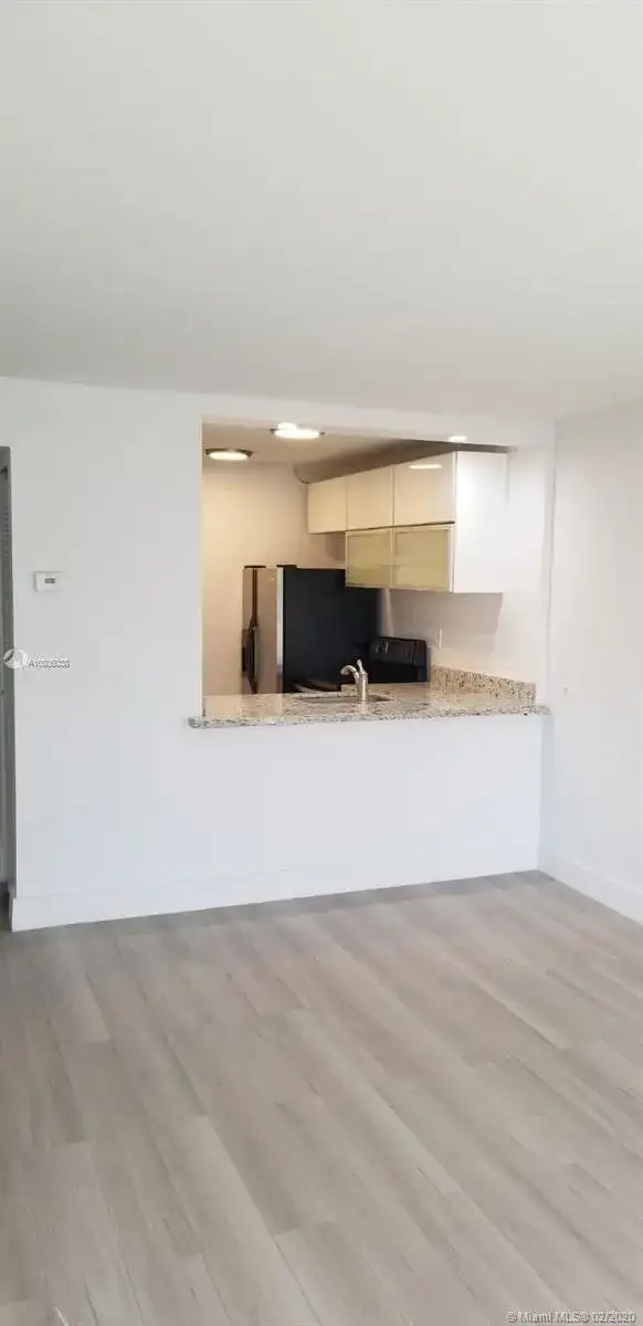 486 NW 165th St Rd # 504, Miami FL 33169 photo 2