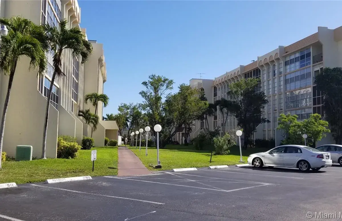 851 Three Islands Blvd # 209, Hallandale Beach FL 33009