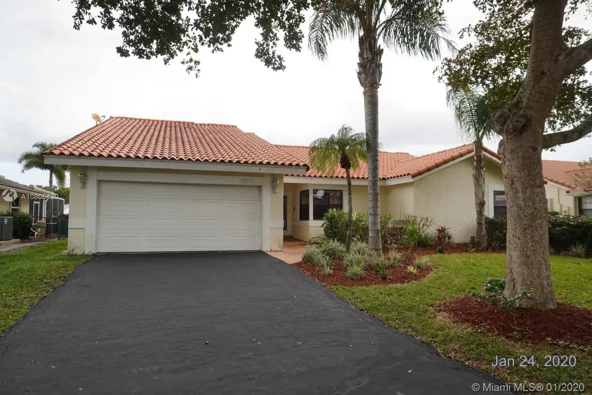 653 NW 110th Ave, Coral Springs FL 33071