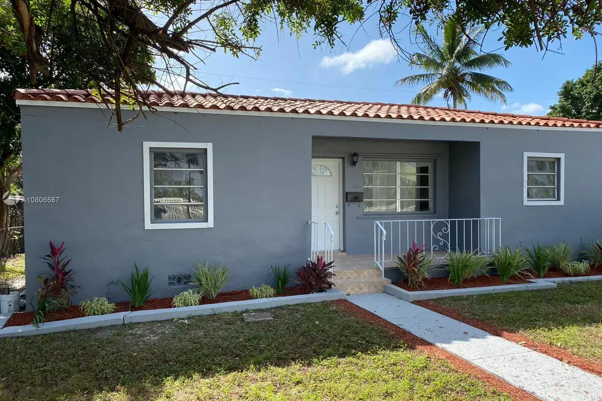 152 NE 167th St, Miami FL 33162
