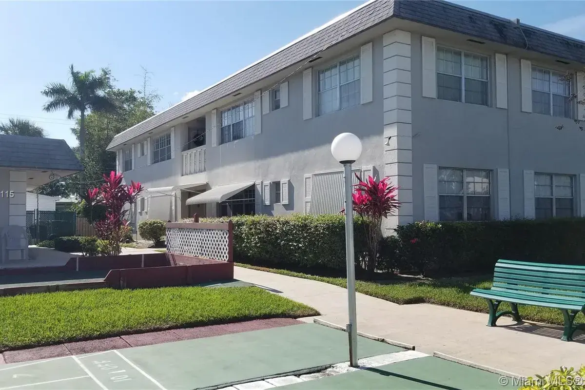 1520 Mckinley St # 216E, Hollywood FL 33020